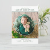 Modernes Green Boy Foto Geburtserklärung Einladung (Stehend Vorderseite)