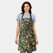 Modernes Green Brown Camouflage Camouflage Muster Schürze (Getragen)