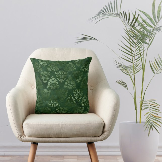 Modernes Green Celtic Knot Pattern Kissen (Von Creator hochgeladen)
