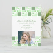 Modernes Green Digital Frame Foto Geburtstag Einladung (Stehend Vorderseite)