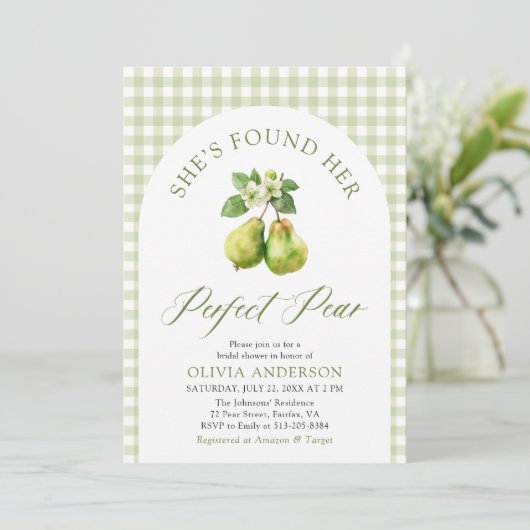 Modernes Green Gingham Perfect Pear Brautparty Einladung (Stehend Vorderseite)