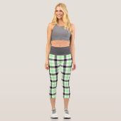 Modernes Green Kariert Tartan Muster Capri Leggings (Vorderseite)
