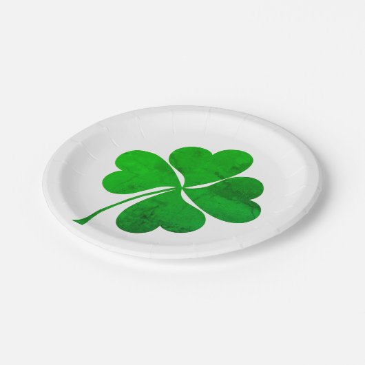 Modernes Green Lucky 4 Blätter Herz Clover Kleebla Pappteller (Schrägansicht)