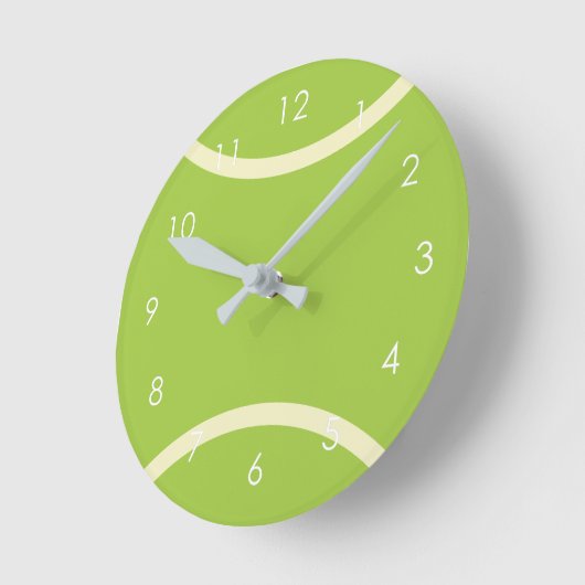 Modernes Green Tennis Ball-Geschenk Runde Wanduhr (Winkel)