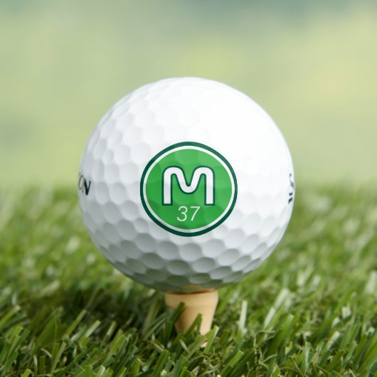 Modernes grünes Logo Fett Monogramm mit Alter Golfball (Insitu T-Shirt)
