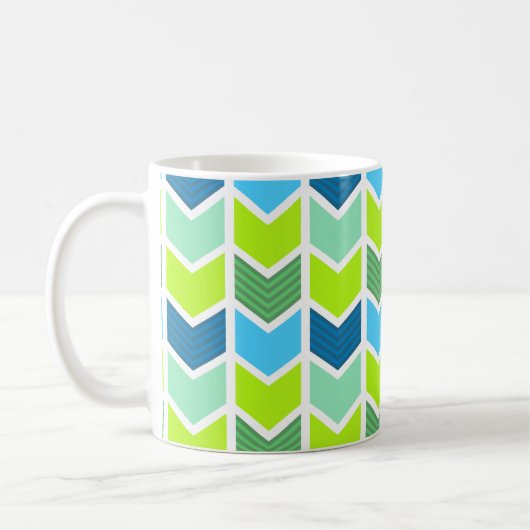 Modernes grünes und blaues geometrisches Zickzack Kaffeetasse (Links)