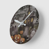 Modernes Halloween Orange Pumpkin Spuk Haus Runde Wanduhr (Winkel)