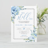 Modernes handgeschriebenes blaues Blütensilber, da Einladung (Stehend Vorderseite)