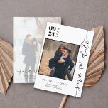 Modernes handgeschriebenes Foto Save the Date<br><div class="desc">Das moderne handgeschriebene Foto Save the Date vorstellen - ein Stück,  das wirklich mit Ihrer einzigartigen Liebe-Story passt. Dieser rett-the-date verbindet den Charme des handgeschriebenen Schriftartes mit dem Komfort eines modernen Designs und bietet einen eleganten und dennoch intimen Anklang,  der Ihre Gäste sicher begeistern wird.</div>