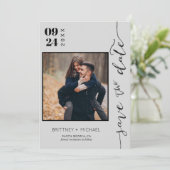 Modernes handgeschriebenes Foto Save the Date grau (Stehend Vorderseite)