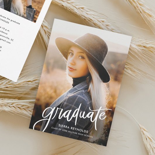 Modernes handgeschriebenes Graduate Script-Foto Einladung