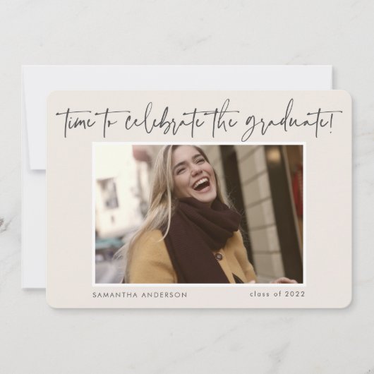 Modernes handgeschriebenes Script-Foto 2022 Abschl Einladung (Vorderseite)