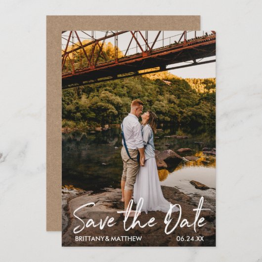 Modernes handgeschriebenes Script mit Foto Kraft Save The Date (Vorne/Hinten)