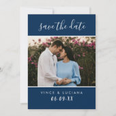 Modernes handgeschriebenes Script-Navy-Hochzeitssk Save The Date (Vorderseite)