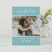 Modernes handgeschriebenes Script Sea Glass Weddin Save The Date (Stehend Vorderseite)