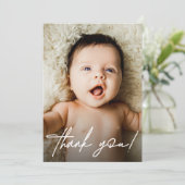 Modernes Handschrift Script Baby Shower Foto Dankeskarte (Stehend Vorderseite)