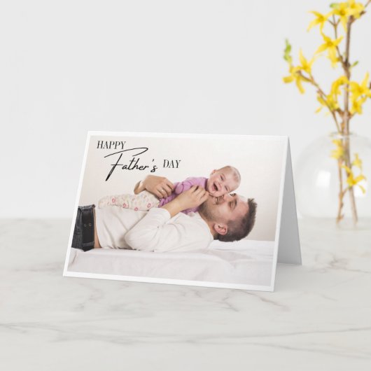 Modernes Happy Vatertag Script-Foto Karte (Gelbe Blume)