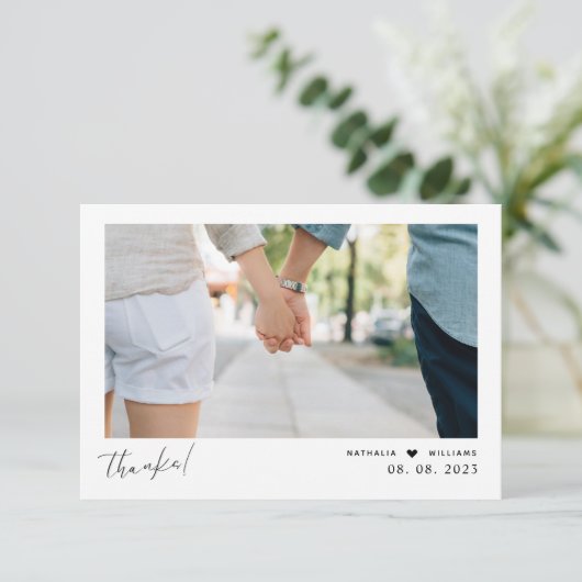 Modernes Heart Script Wedding Foto Danke Karte (Stehend Vorderseite)