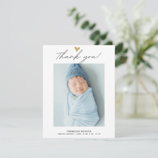 Modernes Heftskript Custom Newborn Baby Foto Dankeskarte (Stehend Vorderseite)