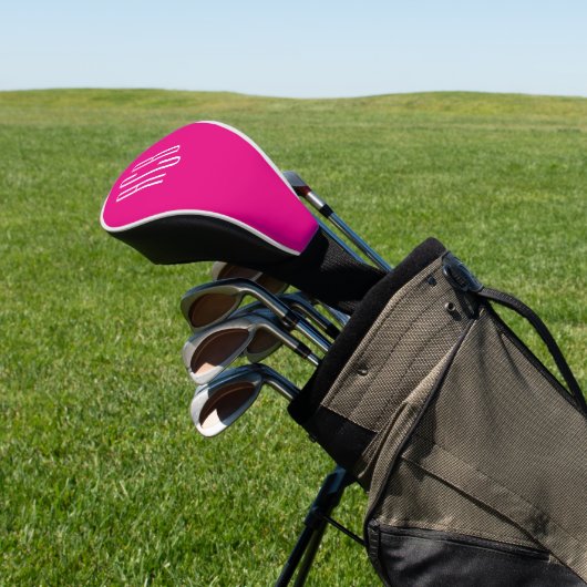 Modernes, heißes Rosa und weißes Monogramm mit dre Golf Headcover (In SItu)