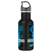 Modernes hellblaues Blumenmuster Trinkflasche (Rückseite)