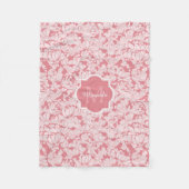 Modernes hellrosa Girly mit Blumenmonogramm mit Fleecedecke (Vorderseite)