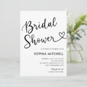 Modernes Herz Kalligrafie Brautparty White Einladung (Stehend Vorderseite)