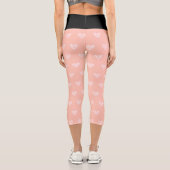 Modernes Herzmuster und bearbeitbarer rosa Text Capri Leggings (Rückseite)