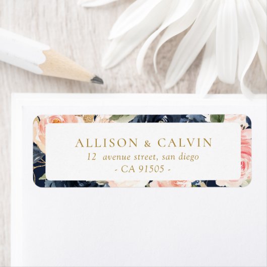 Modernes Hochzeitslabel mit Blumen und Blumen (Insitu)