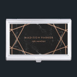 Modernes Imitat-Rosen-Gold geometrisch auf Visitenkarten Etui<br><div class="desc">Dieser stilvolle GeschäftsKartenhalter kennzeichnet einen schwarzen Marmorblickhintergrund mit einem Imitat-Rosengoldgeometrischen Entwurf.</div>