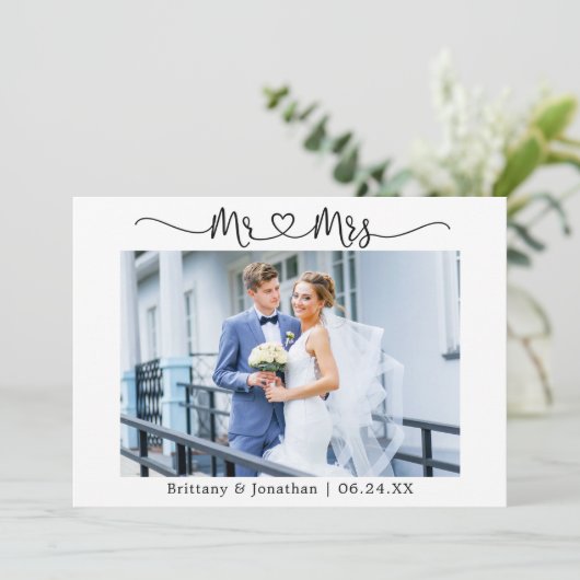 Modernes kalligraphisches Herz Mr. und Mrs. Weddin Dankeskarte (Stehend Vorderseite)