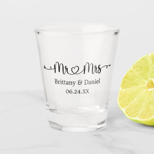 Modernes kalligraphisches Herz Mr. und Mrs. Weddin Schnapsglas (Vorderseite)