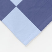 Modernes Kariertes Blau und Weiß-Muster Fleecedecke (Ecke)