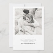 Modernes katholisches Foto B&W Cross Wedding Einladung (Rückseite)