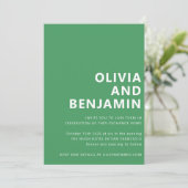 Modernes Kelly Green Bold Typografy Foto Wedding Einladung (Stehend Vorderseite)
