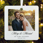 Modernes klassisches Merry-und Verheiratetes Hochz Ornament Aus Metall<br><div class="desc">Maßgeschneiderte Hochzeitsschmuck mit klassischer Kalligraphie mit personalisiertem Foto,  Name und Jahr der Vermählten.</div>
