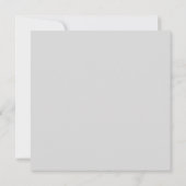 Modernes klassisches Monogramm bei grauer Hochzeit Einladung (Rückseite)