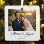 Modernes klassisches Verheiratetes und helles Hoch Ornament Aus Metall<br><div class="desc">Maßgeschneiderte Hochzeitsschmuck mit klassischer Kalligraphie mit personalisiertem Foto,  Name und Jahr der Vermählten.</div>