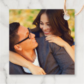 Modernes Kraft- und Black Wedding Monogram Foto Geschenkanhänger (Rückseite)