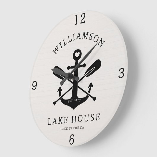 Modernes Lake House Familienname Anchor Oars Paddl Große Wanduhr (Winkel)