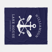 Modernes Lake House Familienname Nausea Blue Fleecedecke (Vorderseite (Horizontal))
