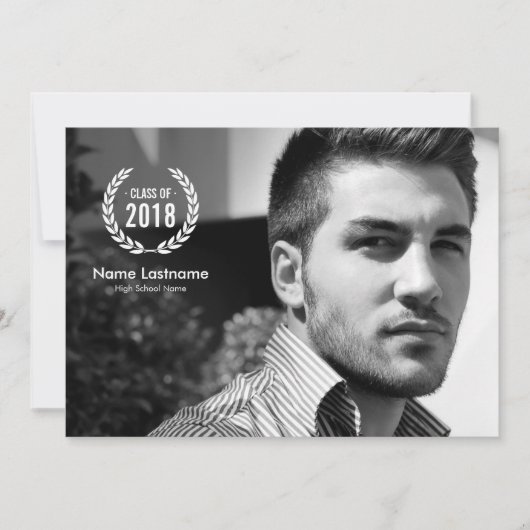 Modernes Laurel Wreath Foto Graduate Einladung (Vorderseite)