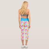 Modernes, lebendiges Rainbow Butterfly Niedliches Capri Leggings (Rückseite)