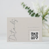 Modernes, leicht graues QR-Code für Hochzeiten Begleitkarte (Stehend Vorderseite)