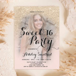 Modernes, leichtes Gold Glitzer ombre Foto Sweet 1 Einladung<br><div class="desc">Moderne,  hübsche Glitzer-Dusche in Gold mit pastellfarbenem Rosa-Farbblock Sweet 16 Geburtstagsfeier mit individuellem Foto mit goldfarbenem Omelmuster,  das auf einem rosa Hintergrund verblasst.</div>