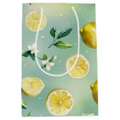 Modernes lemonblaues Blumenskript-Brautparty Mittlere Geschenktüte (Vorderseite)