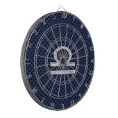 Modernes Libra-Zeichen auf Navy Blue Carbon Fibre Dartscheibe (Vorderseite Links)