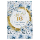 Modernes Light Blue Sweet 16 Gold Glitzer Party Ba Mittlere Geschenktüte (Vorderseite)