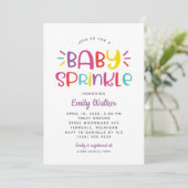 Modernes Lila Baby Sprinkle für Mädchendusche Einladung (Stehend Vorderseite)