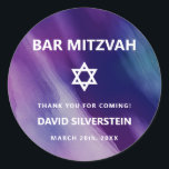 Modernes Lila Blue Star David Bar Mitzvah Hebrew Runder Aufkleber<br><div class="desc">Schöne religiöse jüdische Bar Mitzvah Aufkleber. Modernes und dennoch elegantes Aquarelldesign in marineblau-lila Farben. White Star von David in mittleren modernen Drehbüchern. 'Wird an die TORAH als Bar Mitzvah gerufen'. Präfekt für den 13-jährigen Sohn, Junge. Einfach zu bearbeiten - einfach Ihre Informationen / Text hinzufügen.hebräischer Name und Kartenrückseite hat auch...</div>